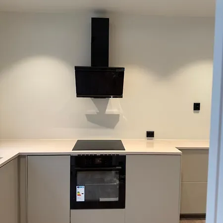 Villa Nyrenovert Bergenshus Med Sjel I Stille Og Vakker Gagate, Midt I Hjertet Av Sentrum