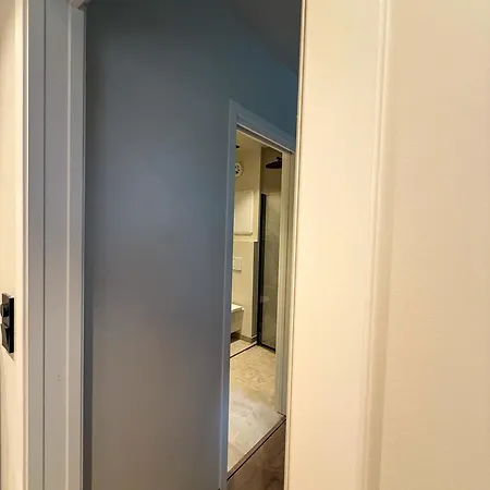 Charming Apartment In A Quiet Historic Lane - Free Parking Μπέργκεν