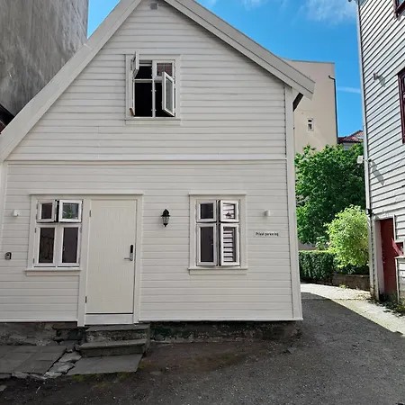 Villa Varmt Og Hjemmekoselig Bergenshus Med 2 - I Rolig Smau I Hjertet Av Bergen