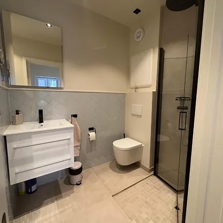 Varmt Og Hjemmekoselig Bergenshus Med 2 - I Rolig Smau I Hjertet Av Вилла Берген