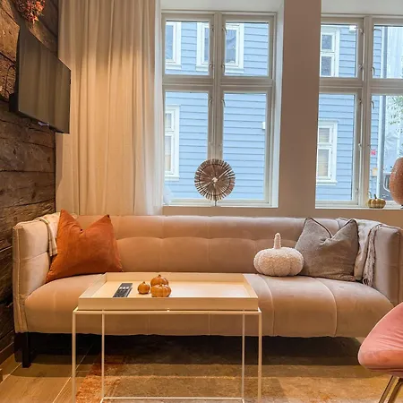 Varmt Og Hjemmekoselig Bergenshus Med 2 - I Rolig Smau I Hjertet Av Вилла Берген