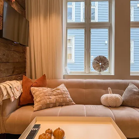 Varmt Og Hjemmekoselig Bergenshus Med 2 - I Rolig Smau I Hjertet Av * Берген