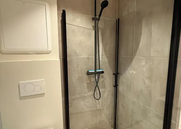 Varmt Og Hjemmekoselig Bergenshus Med 2 - I Rolig Smau I Hjertet Av Villa