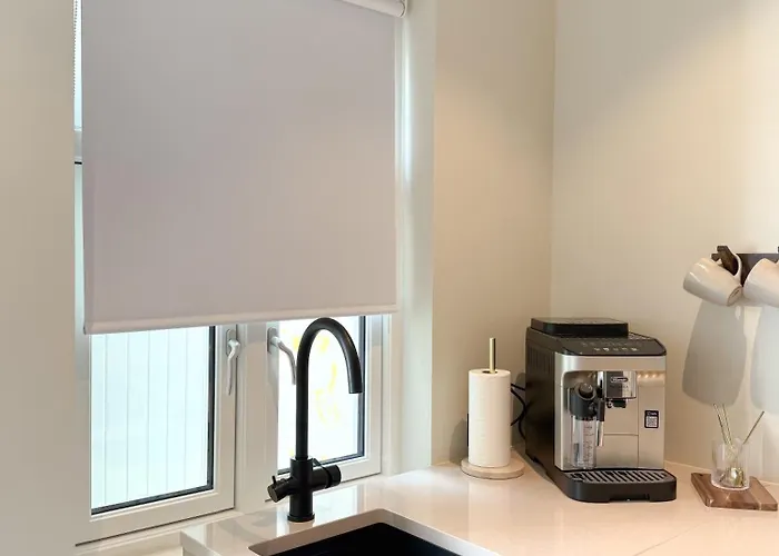 Varmt Og Hjemmekoselig Bergenshus Med 2 - I Rolig Smau I Hjertet Av Villa *