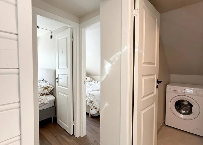 Varmt Og Hjemmekoselig Bergenshus Med 2 - I Rolig Smau I Hjertet Av Villa