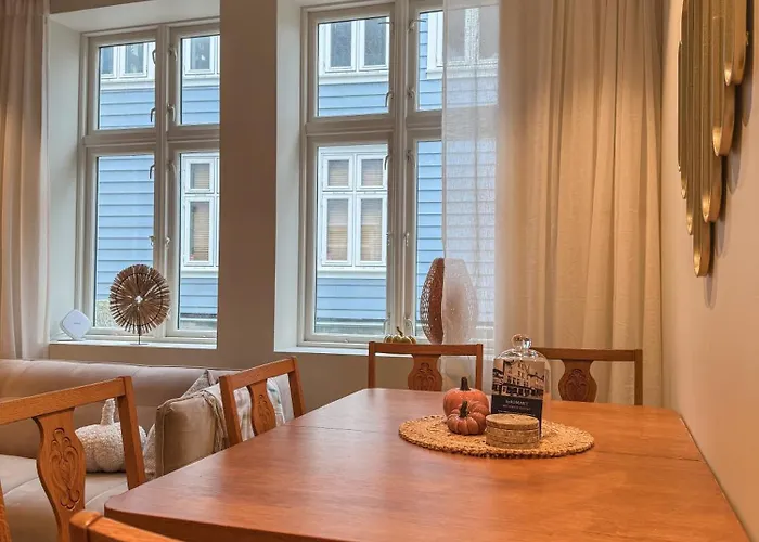 Villa Varmt Og Hjemmekoselig Bergenshus Med 2 - I Rolig Smau I Hjertet Av *