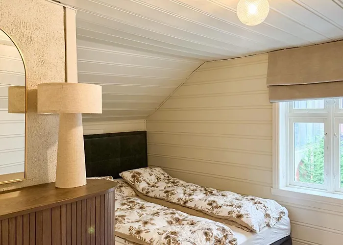 Varmt Og Hjemmekoselig Bergenshus Med 2 - I Rolig Smau I Hjertet Av Willa *
